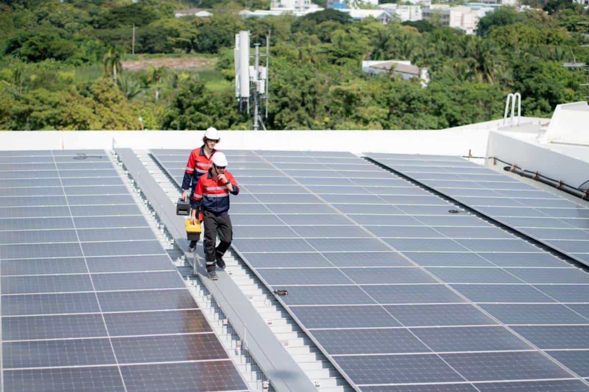 ภาครัฐได้มีการผ่อนคลายขั้นตอนการขออนุญาตติดตั้งโซล่าเซลล์บางส่วน