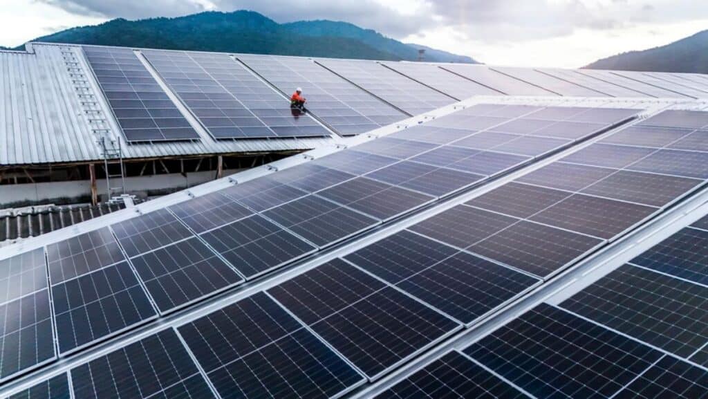 โซล่าเซลล์สำหรับโรงงานขนาดใหญ่ ช่วยลดต้นทุน เพิ่มกำไร