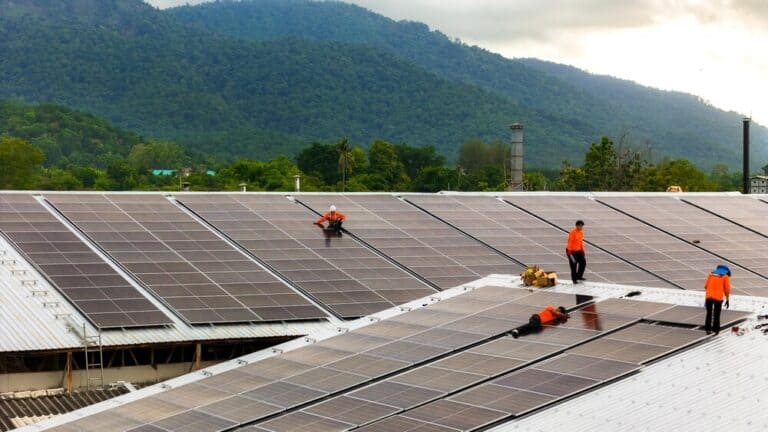 ข้อดีของ Solar PPA คือไม่ต้องลงทุนเอง ไม่มีภาระซ่อมบำรุง และสามารถลดค่าไฟได้ทันที