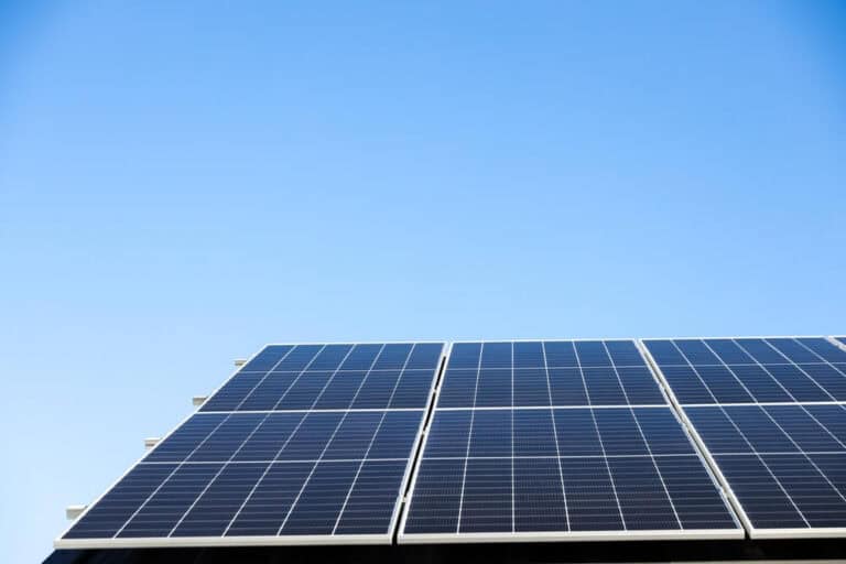 Solar Panel อุปกรณ์โซล่าเซลล์ที่ทำหน้าที่รับแสงแดด