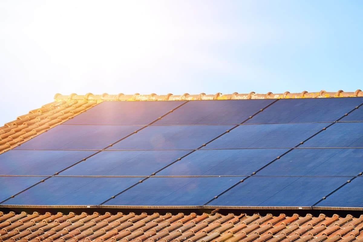 อินเวอร์เตอร์โซล่าเซลล์ (Inverter Solar Cell) อุปกรณ์แปลงกระแสไฟฟ้า